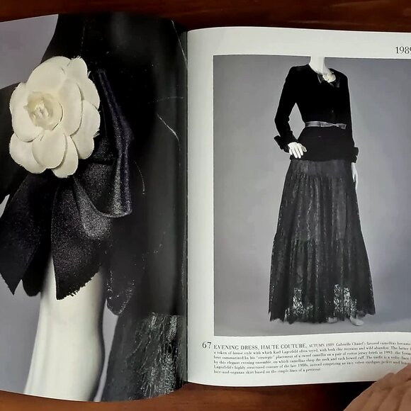Luxury Coffee Table Book: Chanel, The Legend of an Icon (Coco & Karl Lagerfeld) - Picture 6 of 16